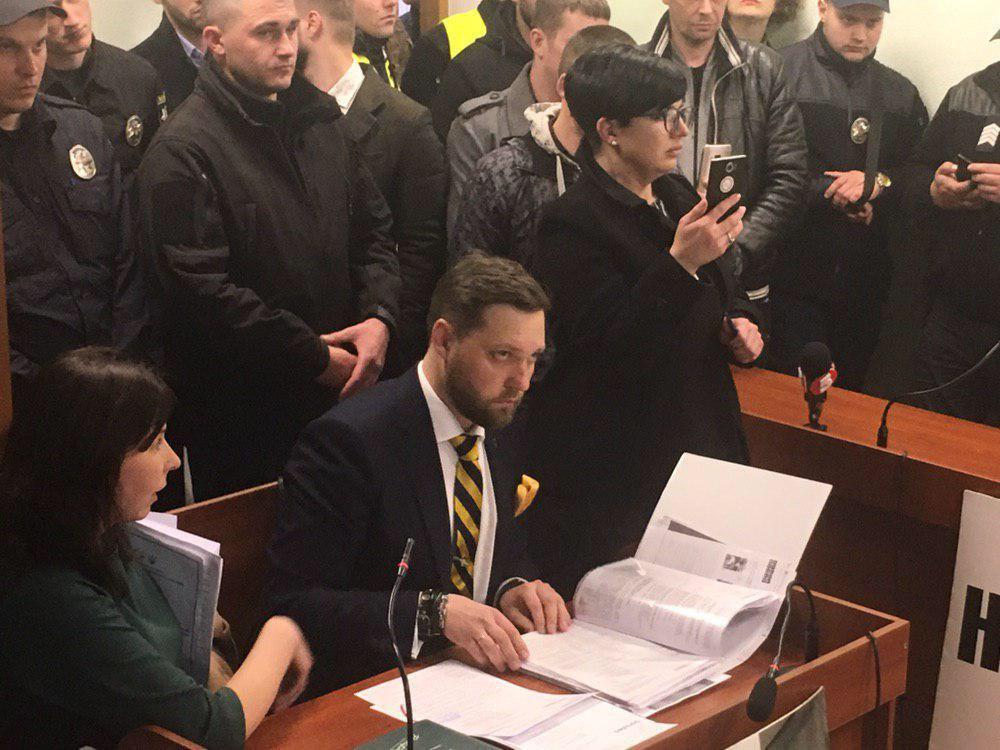 ПАРТНЕРИ ТА АДВОКАТИ АО “BARRISTERS” ДОМОГЛИСЯ ЗВІЛЬНЕННЯ НАРОДНОГО ДЕПУТАТА НАДІЮ САВЧЕНКО З ПІД ВАРТИ В ЗАЛІ СУДУ
